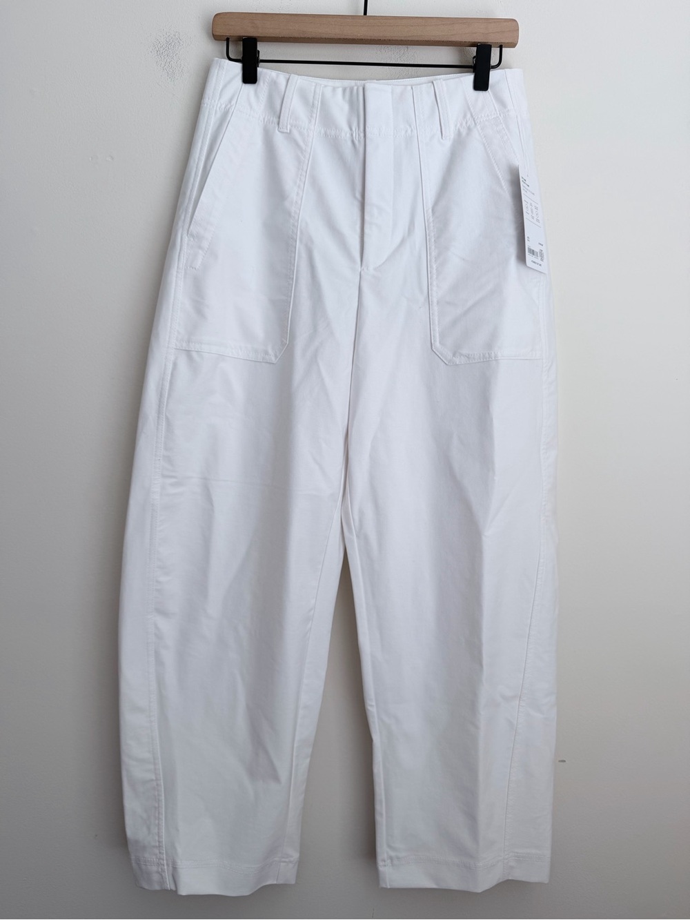 Athleta size 8 skyline Utility Barrel Pant white